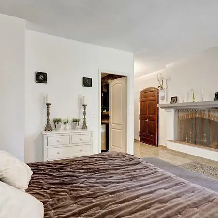 Bastide Gueissard Holiday home